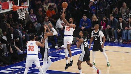 Bridges fa volare i Knicks. Spurs ko, non bastano i 42 punti di Wembanyama