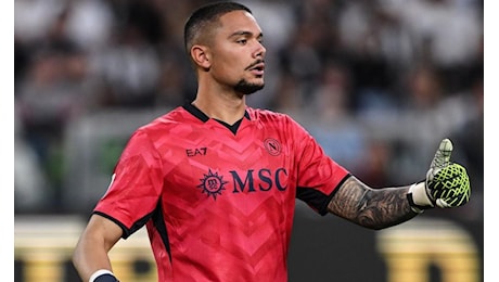 Caprile Cagliari, il portiere è atterrato in Sardegna. Domani la firma sul nuovo contratto - Cagliari News 24