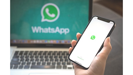 Si sta scaricando lo smartphone e non ti fa utilizzare Whatsapp? Usa questo trucco