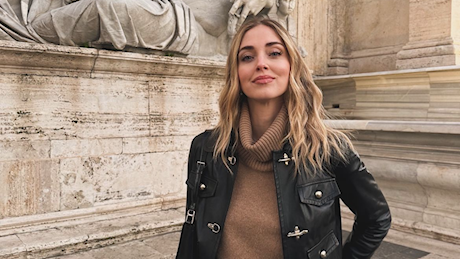 Chiara Ferragni a Roma con Tronchetti Provera e amici: hotel di lusso al Babuino, cena in trattoria, selfie in Campidoglio