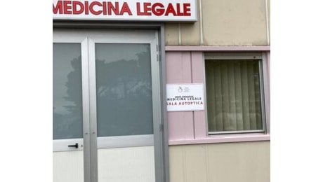 Cade in casa, dopo tre giorni muore in ospedale: aperta un'inchiesta