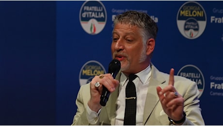 Sentenza Giuli. La sinistra prima aveva intellettuali, poi influencer, ora solo comici