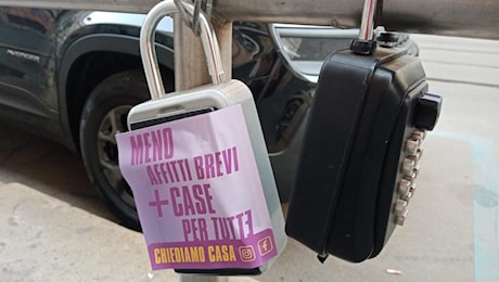 Boom degli affitti brevi, ventimila alloggi e la prima stretta: Milano vieterà i lock box nei luoghi pubblici