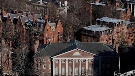 Harvard dice no alle pressioni di Trump. E il tycoon le congela 2,2 miliardi di sovvenzioni