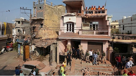 India-Pakistan, attacchi incrociati: raid su Jammu e vittime al confine