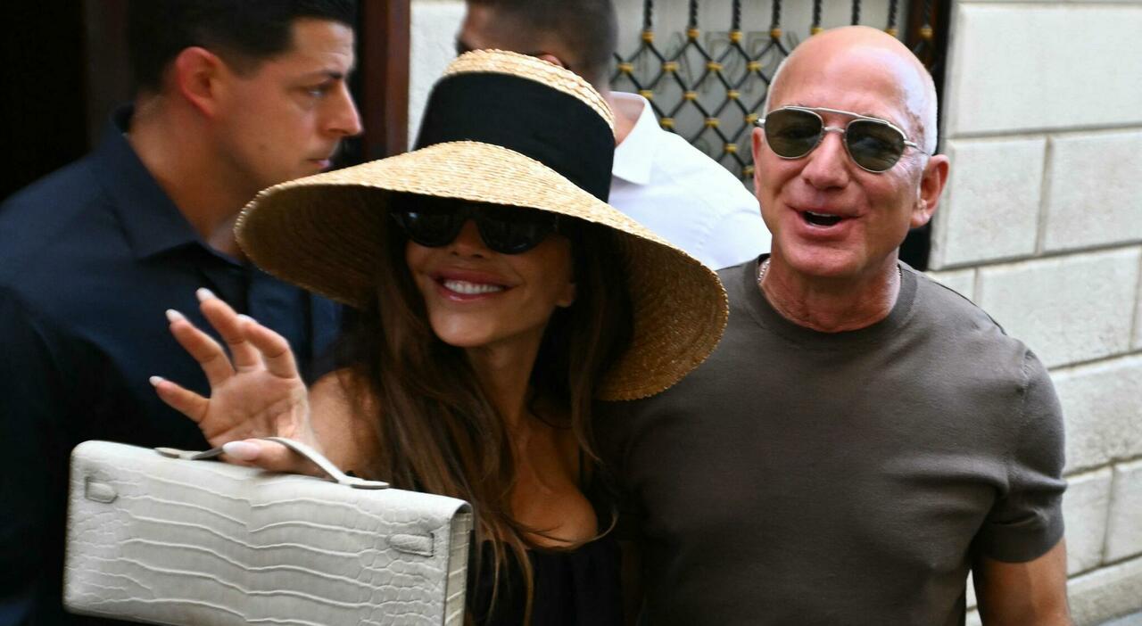 Matrimonio Jeff Bezos e Lauren Sanchez, il giorno dopo: sfilano i 'No Bezos', le star di Hollywood passeggiano per le calli di Venezia