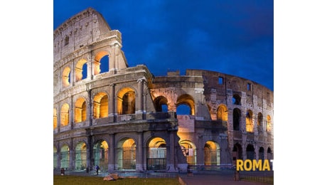 Turisti come gladiatori al Colosseo. L'accordo con Airbnb scatena la polemica