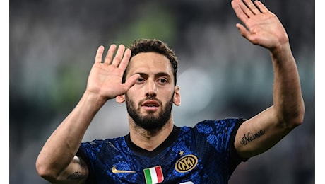 Calhanoglu svela: «Prima di Inter Juve ho detto ai miei compagni di non lasciare respirare Yildiz. Non l’hanno preso sul serio…»