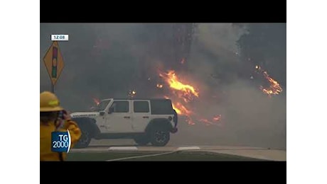 Inferno di fuoco in California, 40 mila evacuati