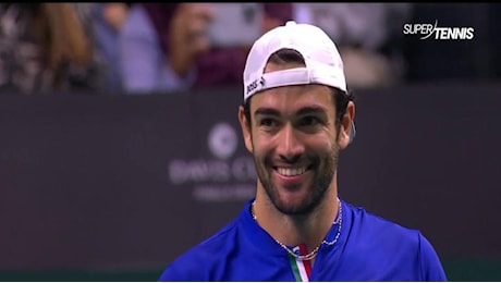 Il match point di Berrettini, che ha battuto l'olandese Van de Zandschulp in finale di Coppa Davis