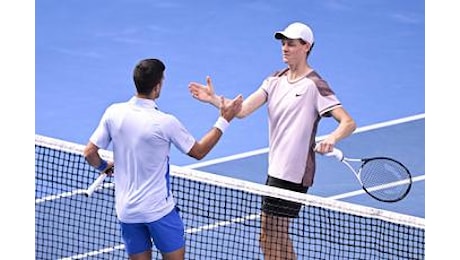 Sinner, sfida a Djokovic nella semifinale del Six Kings Slam: orario e dove vederla in tv