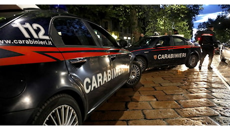 Il carabiniere che ha ucciso l'accoltellatore egiziano? Indagato. Il centrodestra: Merita una medaglia