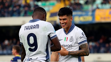 L’Inter frantuma il Verona, cinque gol al Bentegodi: i nerazzurri scavalcano il Napoli in vetta