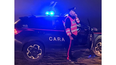 Paura in strada a Lucca, accoltella un uomo poi fugge via. Sessantenne operato d’urgenza