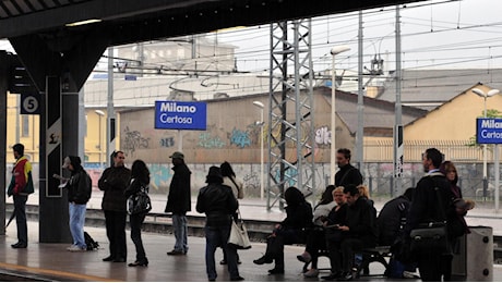 Guasto nella stazione di Milano Certosa, ritardi e disagi per i treni dei pendolari di Trenord