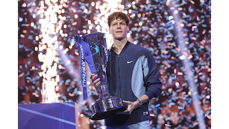 Sinner è il nuovo maestro del tennis: quanto ha guadagnato con la vittoria alle Finals