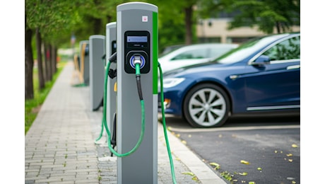 Le auto elettriche rallentano e le case automobilistiche europee tremano