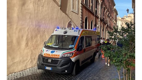 Cade ascensore in palazzo in centro a Roma, morto un operaio