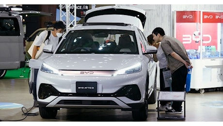 L’auto elettrica in Cina non è più il futuro: “Nel 2025 saranno più vendute delle tradizionali”