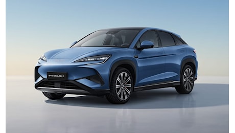 BYD Sealion 7, crossover che sfida Tesla Model Y