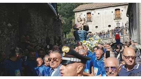 Lo 'ndranghetista Strangio scomparso da San Luca: trovati resti nell'auto bruciata. Gli strani manifesti in paese: Si dispensa dalle visite