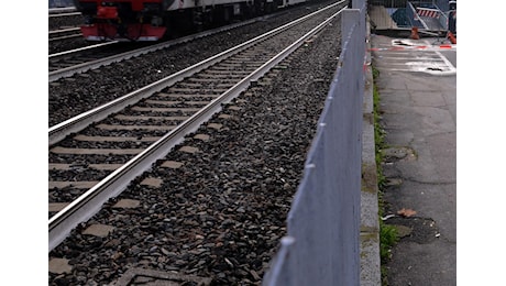 Reggio Emilia, treno investe e uccide macchinista