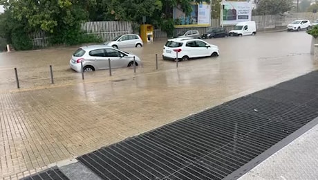 Sassari, via Gramsci si allaga: l'arrivo della protezione civile