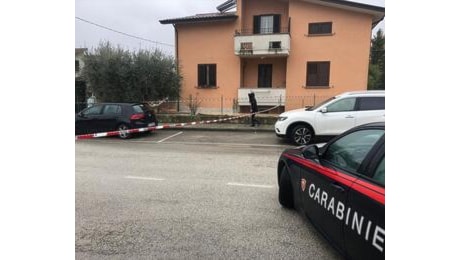 Omicidio - suicidio a Gaifana di Gualdo Tadino. L'arma del delitto trovata sul posto: lui era una guardia giurata