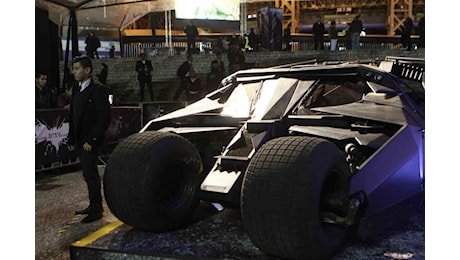 La Batmobile è stata lanciata sul mercato: motore V8 e prezzo incredibile, è un sogno