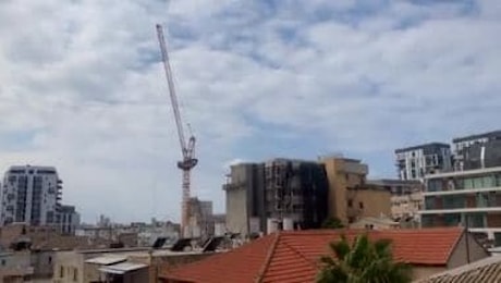 Razzi su Tel Aviv, risuonano le sirene. Hamas rivendica