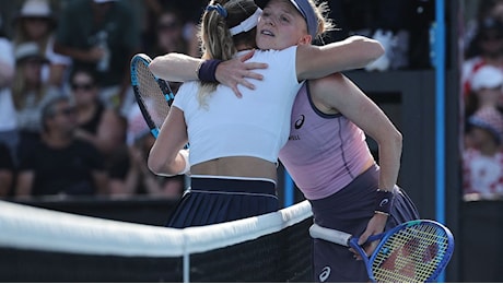 Puoi chiederle di mettere il deodorate? Puzza, l'incredibile offesa alla tennista francese al cambio campo
