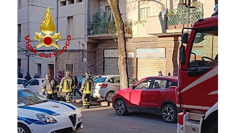 Incidente in viale Umberto a Sassari, due auto finite sul marciapiede