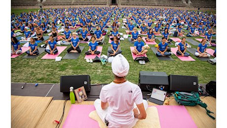 International Yoga Day 2024: srotolate i tappetini!