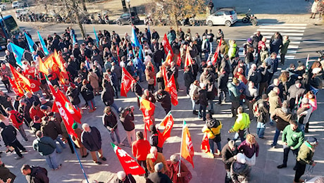 Beko Siena, la solidarietà del cardinale Lojudice al corteo dei lavoratori