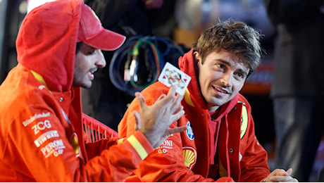 Leclerc furioso con Sainz: “Mi frega sempre, d’ora in avanti penserò solo a me stesso”