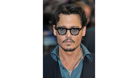 Johnny Depp innamorato chi è lestetista che ha studiato da spia russa