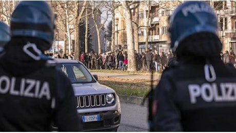 Torino, il corteo contro la riapertura del Cpr di corso Brunelleschi in diretta