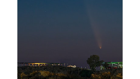 Il passaggio della cometa immortalato da Giovanni Migliorisi a Punta Braccetto