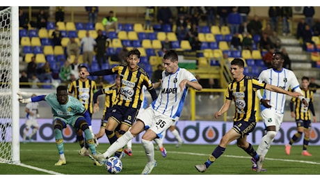 Serie B - La Juve Stabia di Andrea Adorante ferma il Sassuolo 2-2 nell'11° turno: 5 pareggi, vince solo il Cosenza