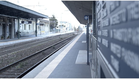 Sciopero, verso una domenica di treni a rischio. Estranei sui binari, oggi disagi sulla Venezia - Udine