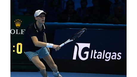 Tennis, un Sinner perfetto strapazza Medvedev e vola in semifinale agli Atp Finals