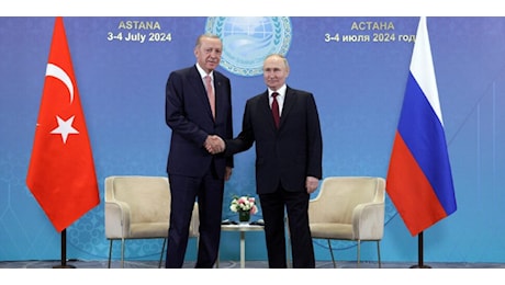 Erdogan a Putin: possiamo gettare le basi per un accordo di pace in Ucraina