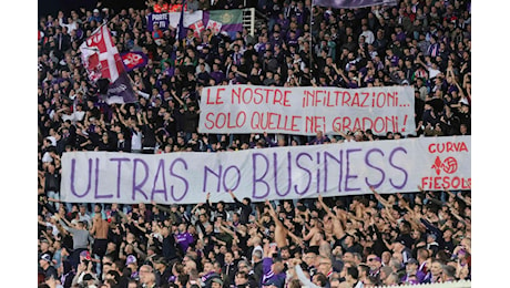 Ultras no business...il nostro mondo non ammette interessi, il duro attacco della Fiesole ai tifosi del Milan (e dell'Inter). FOTO