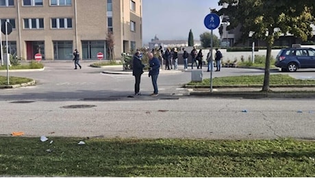 Foligno (Perugia), accoltellato in un parcheggio e lasciato agonizzante: morto operaio