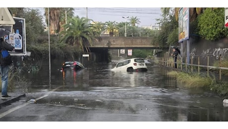 Auto sprofondano nell'acqua, paura sull’autostrada A18 nel tratto tra Fiumefreddo di Sicilia ed Acireale IL VIDEO