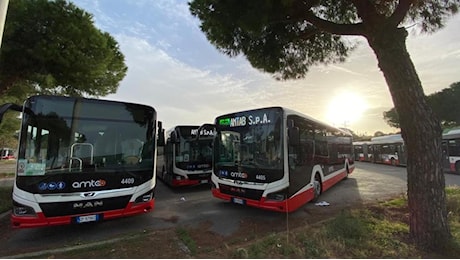 Sciopero dei trasporti, disagi per i pendolari pugliesi: bus e treni, cosa succede il 10 gennaio