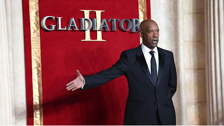 Denzel Washington, da Gladiator 2 tagliato un bacio gay