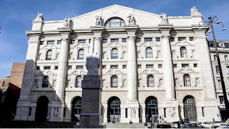Borsa: Milano chiude in calo del 2,03%