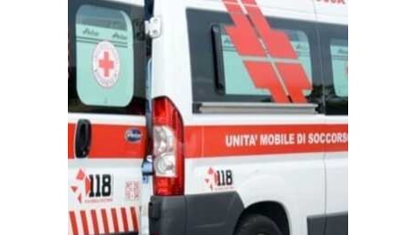 Incidente in via Toscana: ciclista investito e ucciso da un furgone dei rifiuti