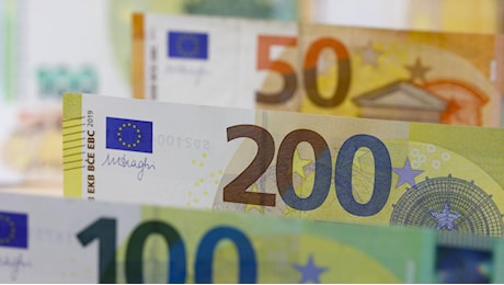 Bonus Natale da 100 euro, tutte le novità: a chi spetta e come richiederlo